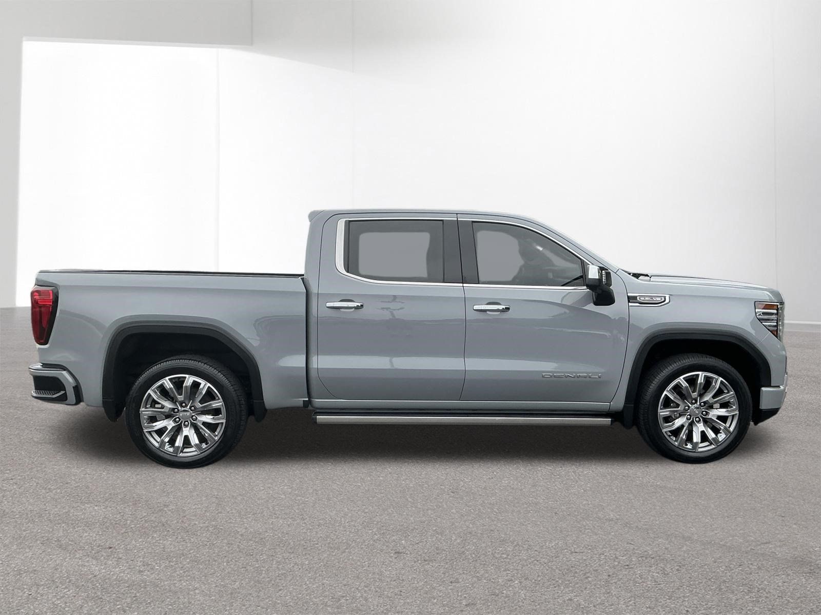 Used 2025 GMC Sierra 1500 Denali w/ Denali Reserve Package AWD/4WD image 2