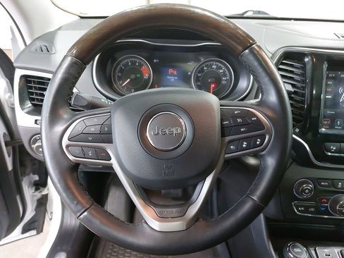 Used 2019 Jeep Cherokee Overland w/ Technology Group image 17