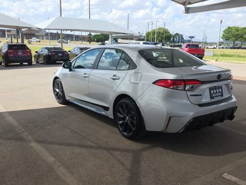 Used 2023 Toyota Corolla SE FWD image 8