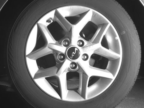 Used 2025 Kia Soul LX w/ LX Technology Package image 19