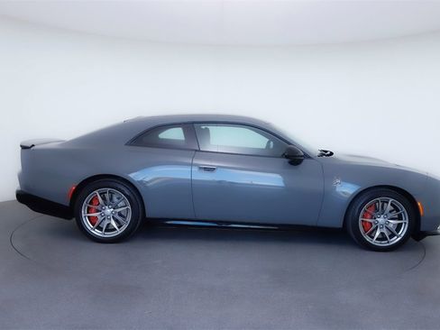 Used 2025 Dodge Charger R/T Scat Pack w/ Track Pack image 9