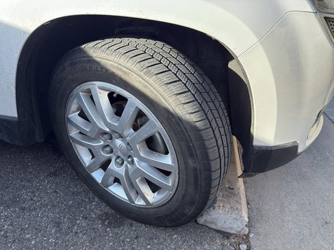 Used 2016 GMC Acadia SLT w/ Premium Edition image 7