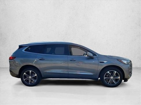Used 2019 Buick Enclave Essence w/ LPO, Sport Appearance Package FWD image 4