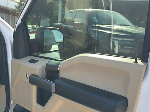 Used 2020 Ford F150 XLT w/ Equipment Group 302A Luxury AWD/4WD image 17