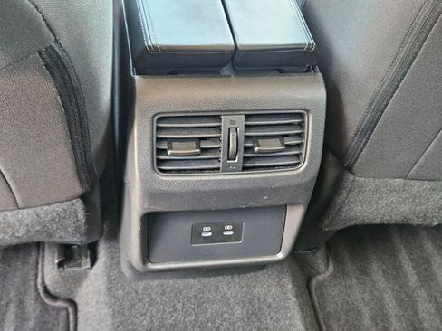 Used 2024 Nissan Rogue SV FWD image 17