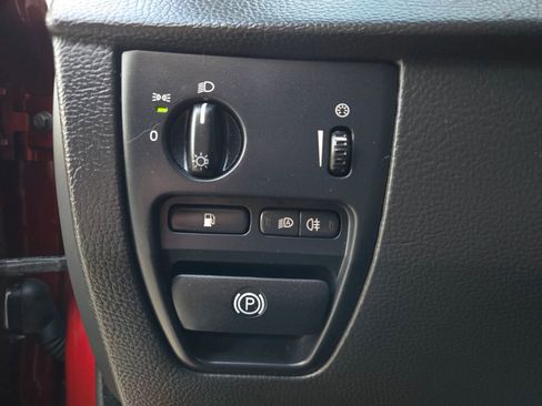 Used 2013 Volvo XC90 3.2 image 34