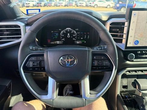 Used 2025 Toyota Sequoia Platinum AWD/4WD image 25