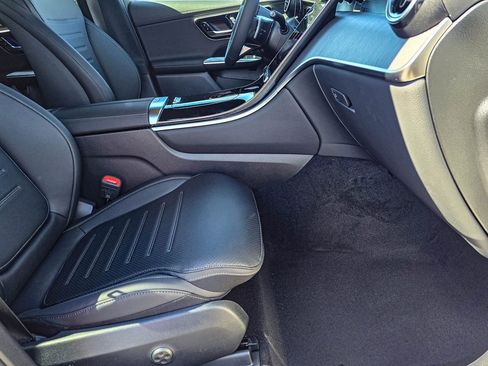 New 2025 Mercedes-Benz GLC 300 4MATIC image 36