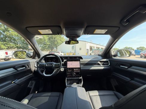 Used 2025 GMC Terrain Elevation w/ Elevation Premium Package AWD/4WD image 30
