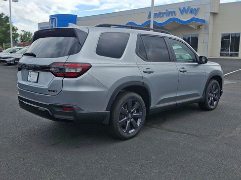New 2026 Honda Pilot Sport image 3