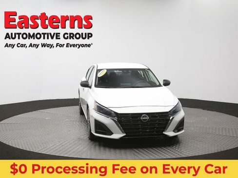 Used 2025 Nissan Altima 2.5 SV FWD image 51