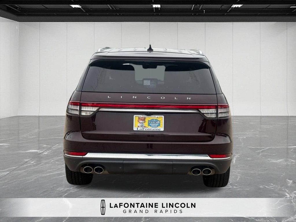 Certified 2024 Lincoln Aviator Reserve w/ Equipment Group 201A AWD/4WD image 4