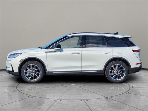 New 2026 Lincoln Corsair Premiere image 9