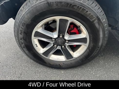 Used 2018 Jeep Wrangler Unlimited Sahara AWD/4WD image 10