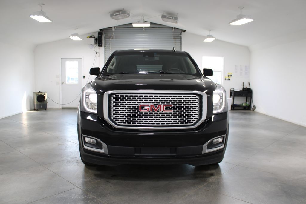 Used 2017 GMC Yukon Denali w/ Open Road Package AWD/4WD image 3