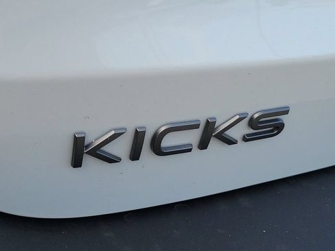 New 2026 Nissan Kicks SR w/ SR Premium Package AWD/4WD image 12