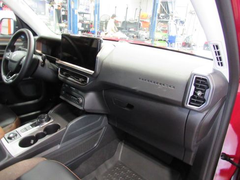 Used 2025 Ford Bronco Sport Outer Banks AWD/4WD image 35