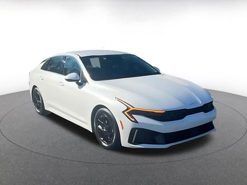 Used 2025 Kia K5 LXS image 3