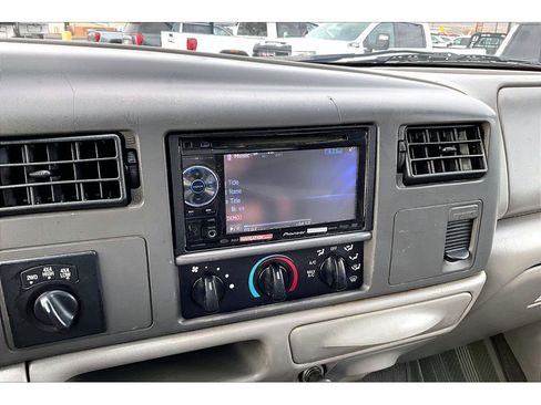 Used 2000 Ford F250 XLT image 14