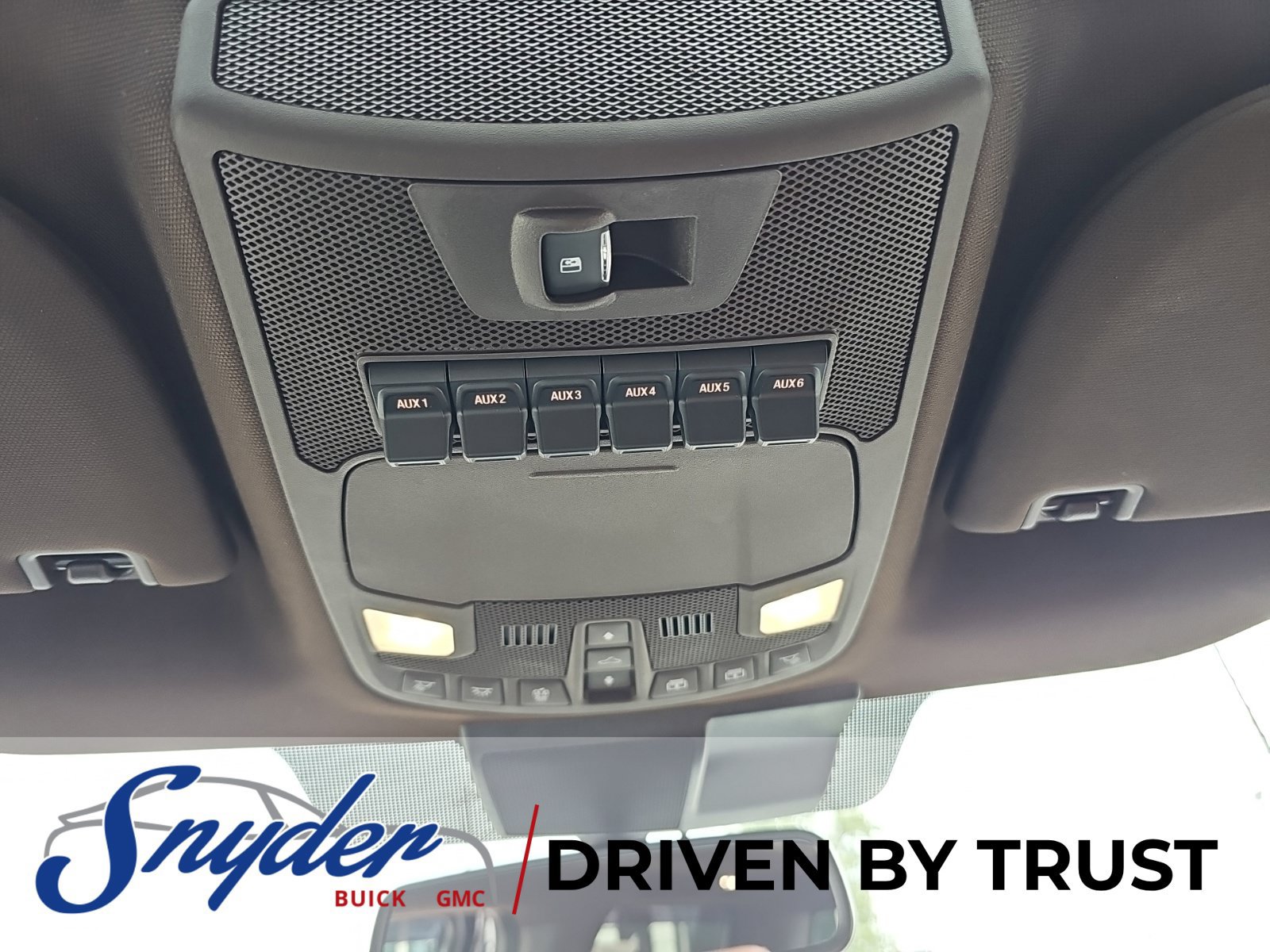 Used 2022 Ford F350 King Ranch w/ King Ranch Ultimate Package AWD/4WD image 23