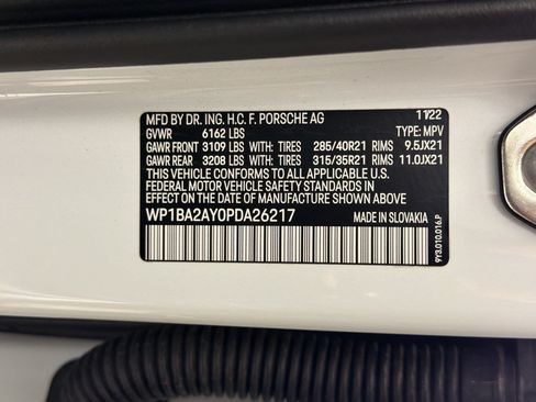Certified 2023 Porsche Cayenne Coupe AWD/4WD image 20