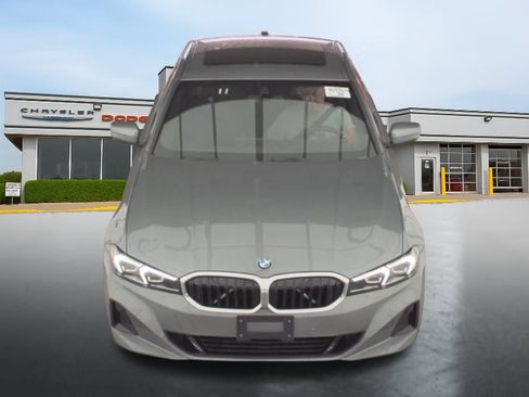 Used 2025 BMW 330i xDrive Sedan image 4