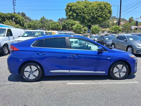 Used 2020 Hyundai Ioniq SE FWD image 7
