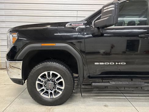 Used 2021 GMC Sierra 3500 SLE w/ SLE Convenience Package image 4