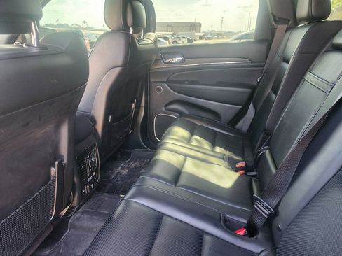 Used 2024 Jeep Grand Cherokee Limited image 13