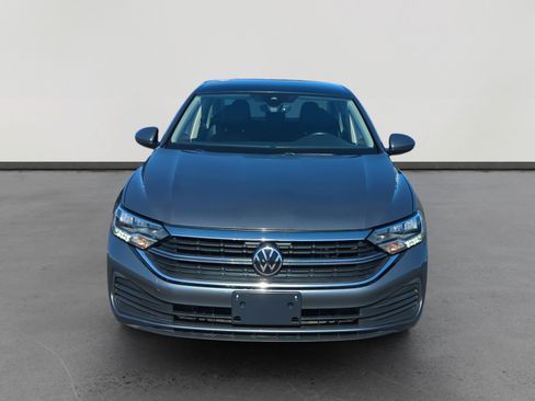 Used 2024 Volkswagen Jetta SE image 8