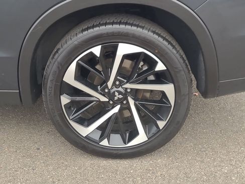 Used 2024 Mitsubishi Outlander SE image 16