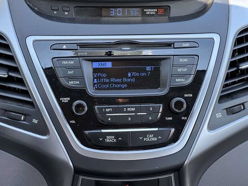 Used 2016 Hyundai Elantra SE FWD image 8