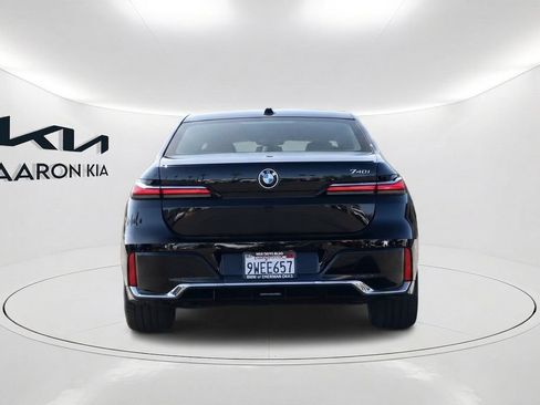Used 2026 BMW 740i w/ Premium Package RWD image 5