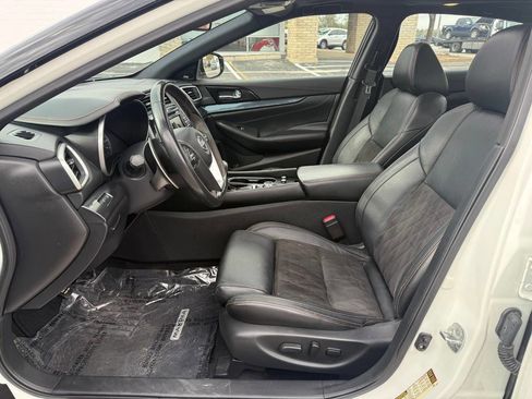 Used 2023 Nissan Maxima SR w/ Sport Mat Group image 10