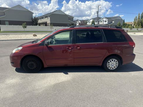 Used 2008 Toyota Sienna LE FWD image 4