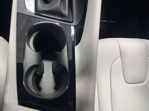 New 2026 Hyundai Elantra Limited FWD image 20