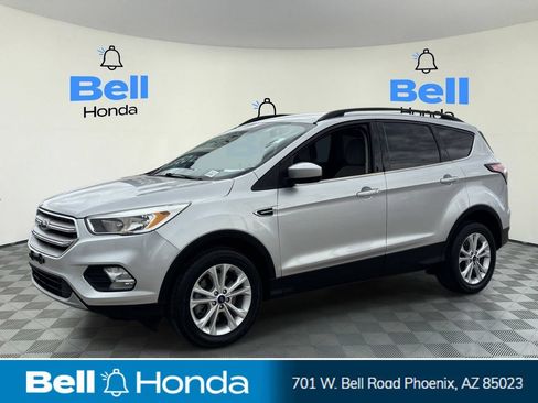 Used 2018 Ford Escape SE FWD image 1