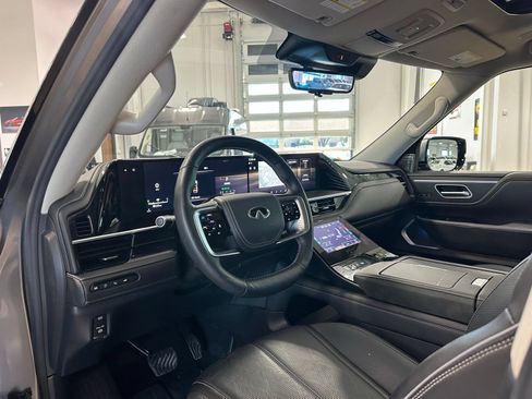 Used 2025 INFINITI QX80 Sensory AWD/4WD image 12