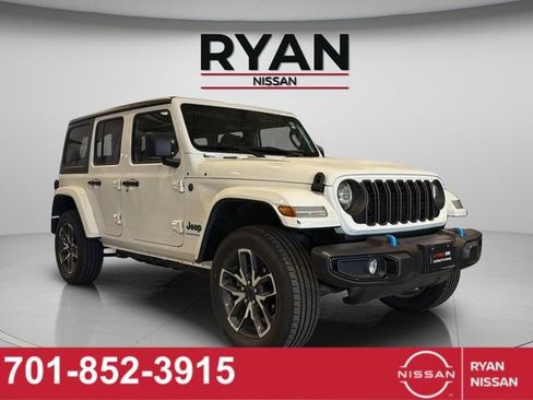 Used 2024 Jeep Wrangler Unlimited AWD/4WD image 9