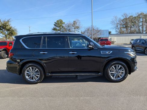 Used 2021 INFINITI QX80 Luxe w/ All-Season Package image 2