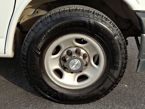 Used 2018 Chevrolet Express 3500 LT w/ LT Preferred Equipment Group image 9