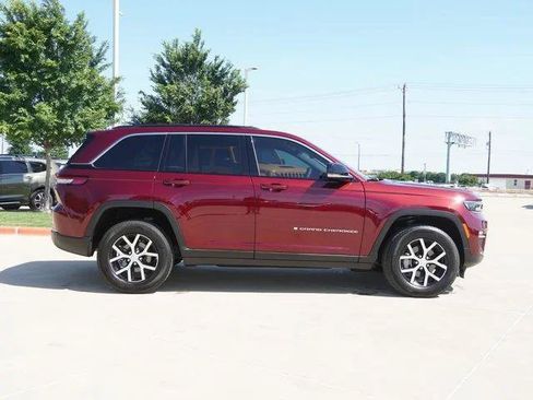 Certified 2025 Jeep Grand Cherokee Limited RWD image 10