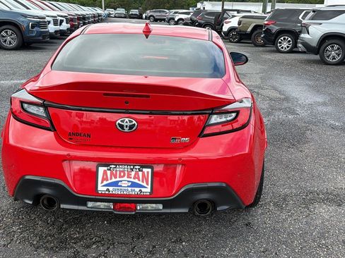 Used 2022 Toyota GR86 Premium RWD image 6