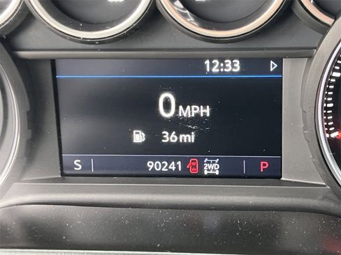 Used 2021 Chevrolet Silverado 1500 LT Trail Boss w/ Convenience Package II image 9