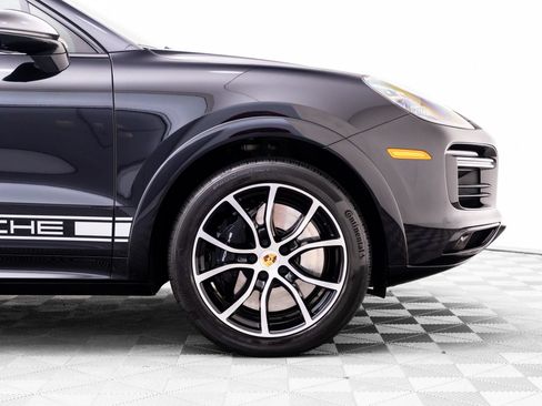 Used 2022 Porsche Cayenne Turbo AWD/4WD image 37