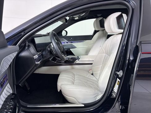 Used 2024 BMW 760i xDrive 760i xDrive w/ Executive Package image 14