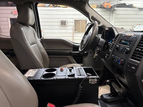 Used 2017 Ford F250 XL w/ Power Equipment Group AWD/4WD image 27
