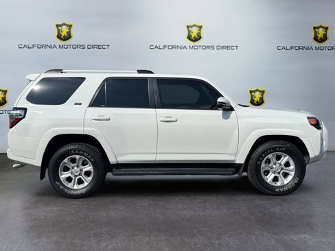 Used 2020 Toyota 4Runner SR5 Premium w/ Moonroof Package RWD image 6