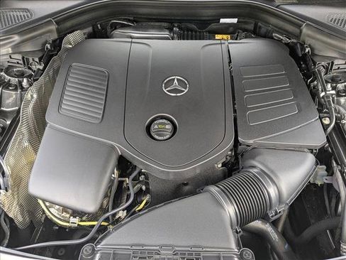 Certified 2025 Mercedes-Benz GLC 300 image 16