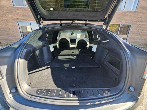 Used 2023 Tesla Model X image 72